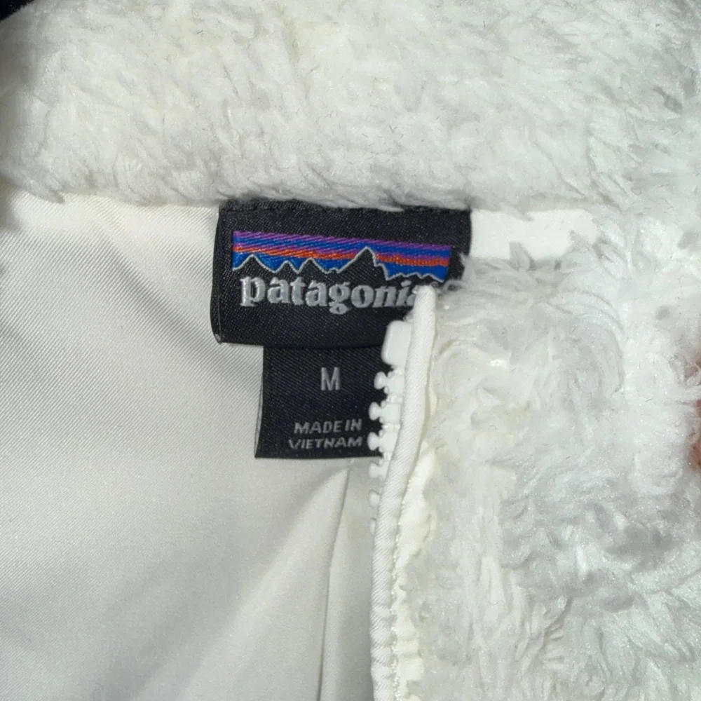 Patagonia Ivory Fleece Vest - Picture 5 of 6